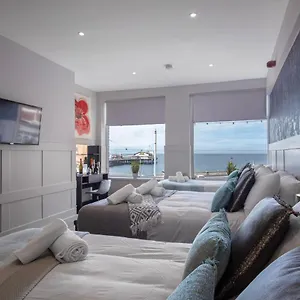 Ocean View - Mayfair Apartment